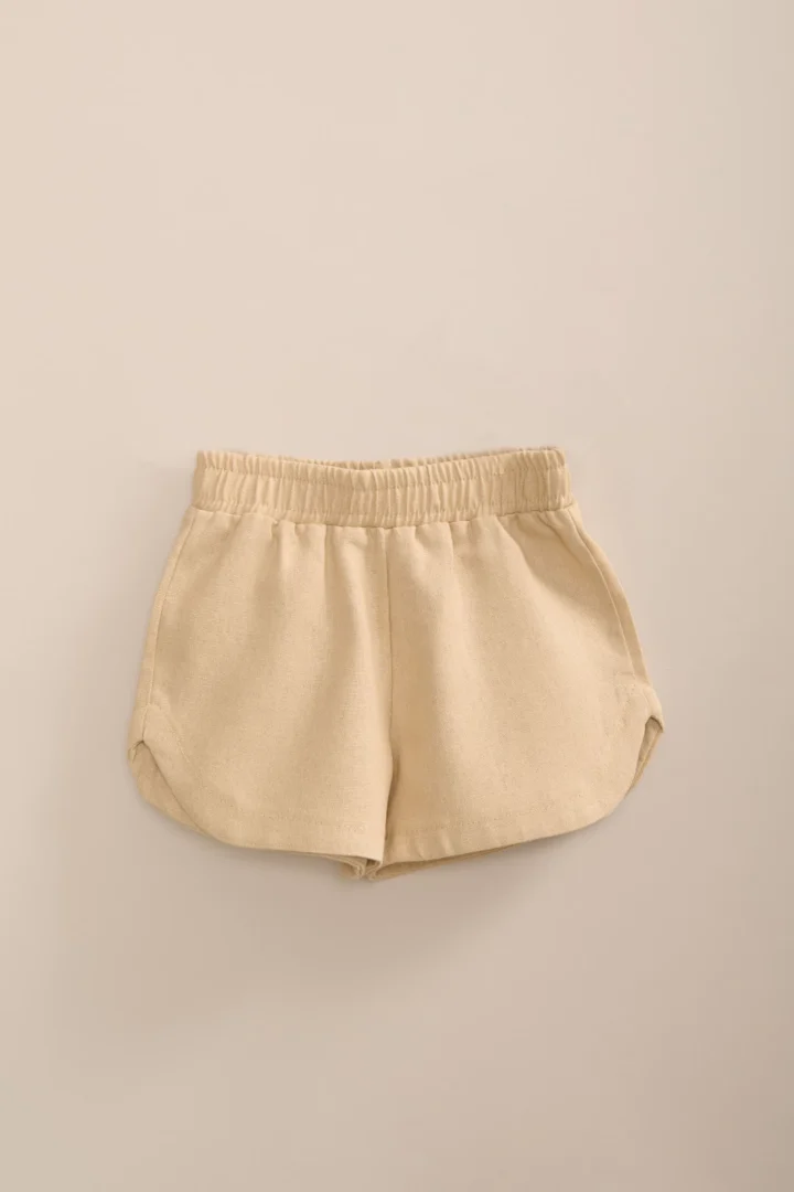 SHORTS CLÁSICO - ALMENDRA