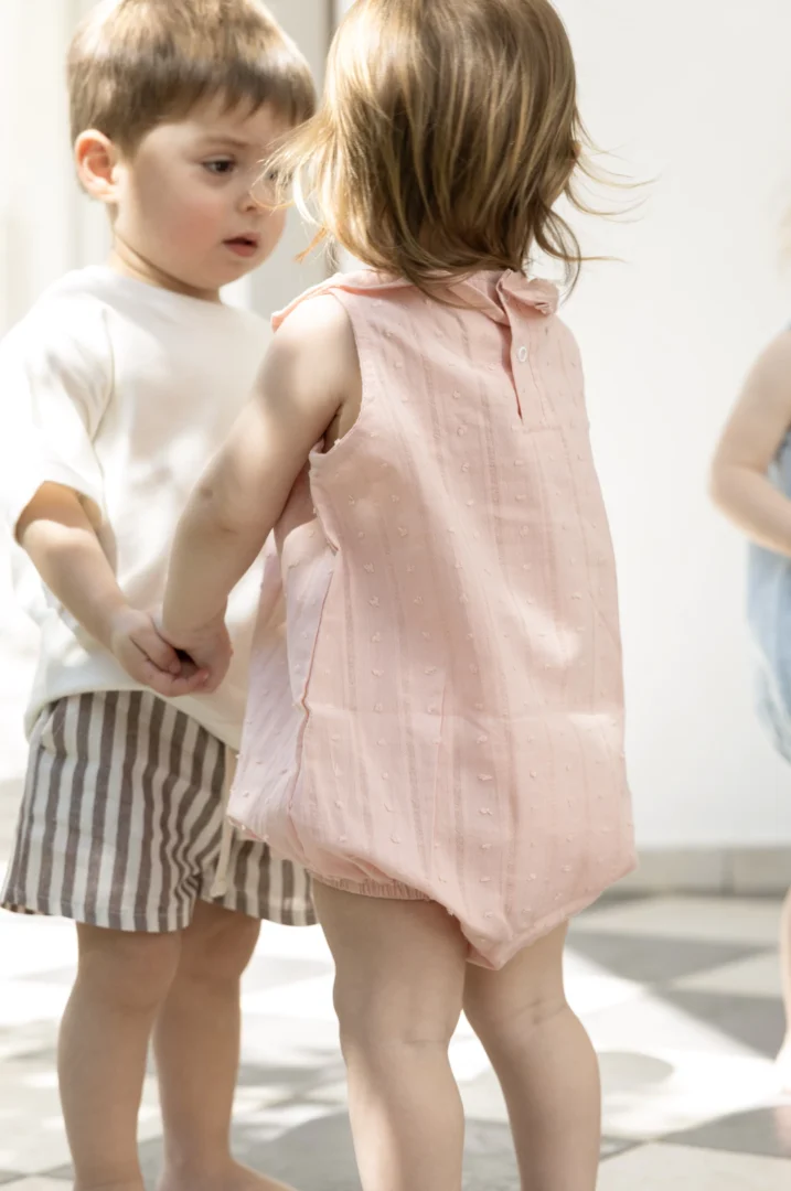 BODY CON CUELLITO SIN MANGAS - ROSA